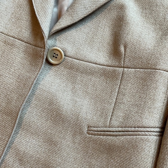 Blazer - Picture 5 of 10